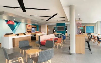 Photo 3 - avid hotel Salem by IHG