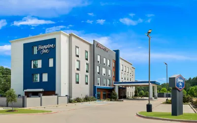 Photo 2 - Hampton Inn Longview