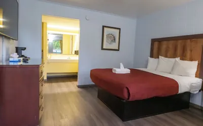 Photo 5 - Heart of Manteo Motor Lodge