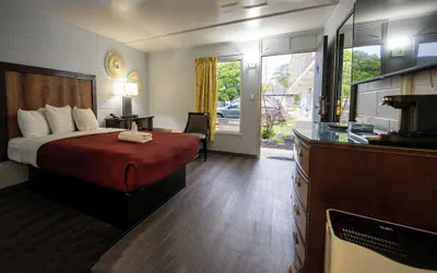 Photo 4 - Heart of Manteo Motor Lodge