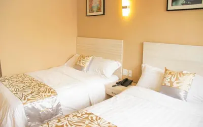 Photo 5 - Phoenix Hotel