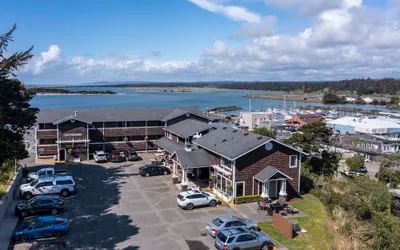 Photo 2 - Bandon Inn