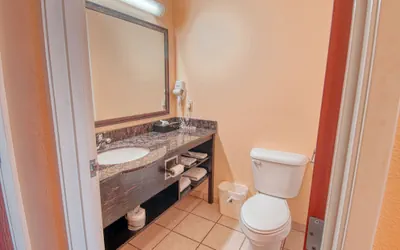Photo 5 - Express Inn & Suites