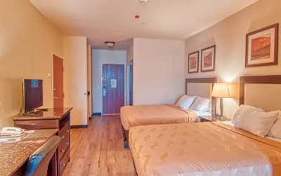 Photo 4 - Express Inn & Suites