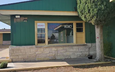 Photo 2 - Town & Country Motel