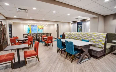 Photo 4 - Hampton Inn Union City