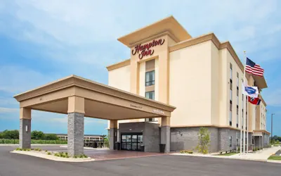 Photo 2 - Hampton Inn Union City
