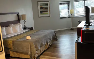 Photo 4 - APM Inn and Suites