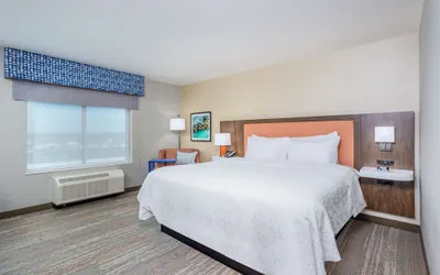 Photo 4 - Hampton Inn by Hilton Bedford