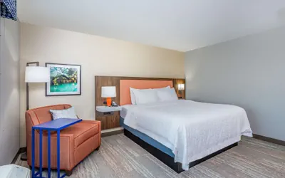 Photo 5 - Hampton Inn by Hilton Bedford