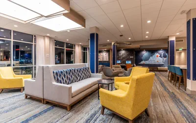Photo 3 - Holiday Inn Express & Suites Charlottesville by IHG