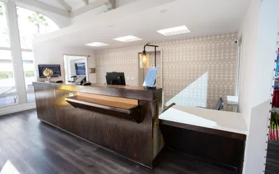 Photo 2 - Vagabond Inn Glendale