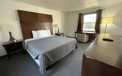 Photo 2 - Rips Country Inn