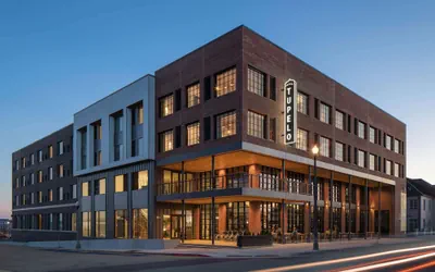 Photo 2 - Hotel Tupelo, a Wyndham Hotel