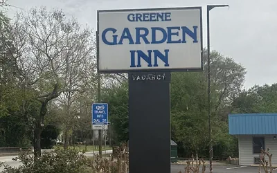 Photo 2 - Green Garden Inn