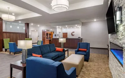 Photo 3 - Comfort Suites Newnan