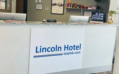 Photo 3 - Lincoln Hotel