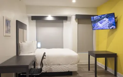 Photo 4 - Peachtree Suites