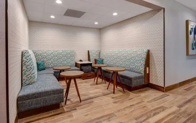 Photo 3 - Hampton Inn & Suites Ontario Rancho Cucamonga