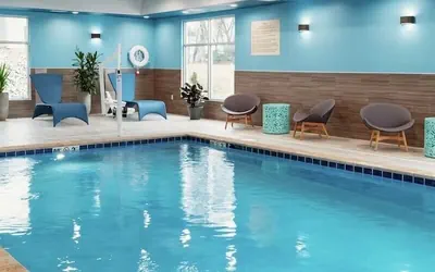 Photo 4 - Hampton Inn & Suites Chico