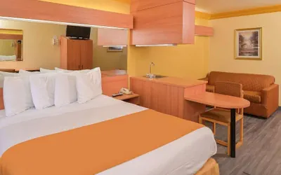 Photo 5 - H3 Inn & Suites - LAX Airport - Los Angeles