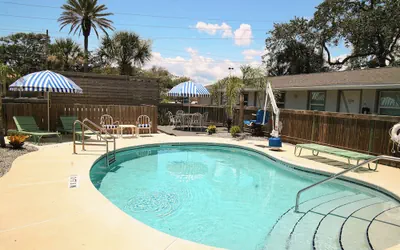 Photo 2 - Hotel Palms