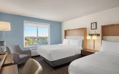 Photo 4 - Holiday Inn & Suites Detroit - Troy by IHG