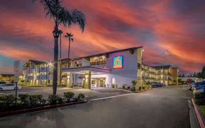 Photo 2 - Studio 6 Ontario, Ca - Convention Center - Airport