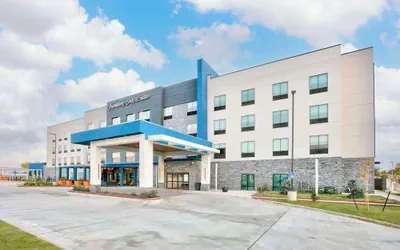 Photo 2 - Hampton Inn & Suites Dalhart