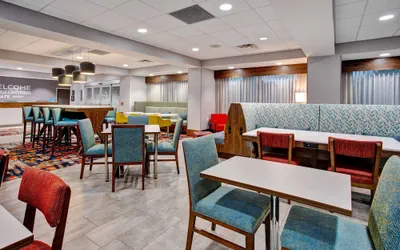 Photo 3 - Hampton Inn By Hilton Paris