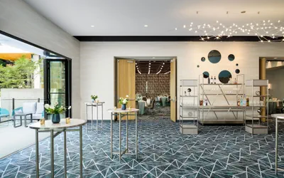 Photo 4 - Astra Hotel, Seattle, A Tribute Portfolio Hotel by Marriott