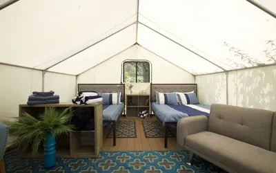 Photo 4 - Surrey Resort