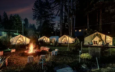 Photo 2 - Surrey Resort