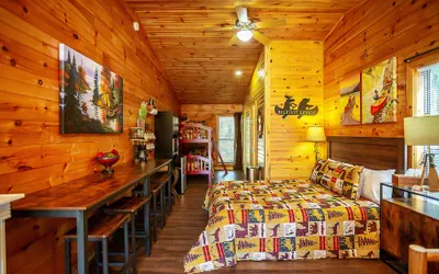 Photo 5 - Bigfoot Lodge Room Four