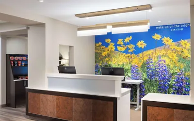 Photo 3 - La Quinta Inn & Suites by Wyndham Wenatchee