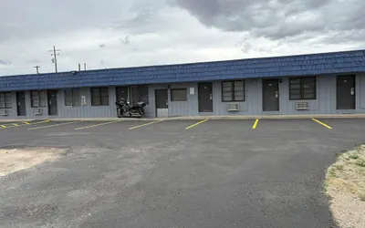Photo 2 - Sage & Sand Motel