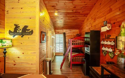 Photo 5 - Bigfoot Lodge Room One