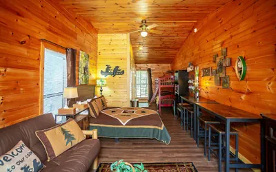 Photo 3 - Bigfoot Lodge Room One