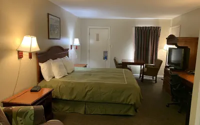Photo 3 - Merrimac Inn & Suites