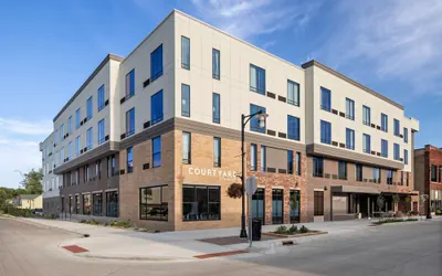 Photo 2 - Courtyard by Marriott Owatonna Downtown