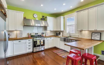 Photo 2 - Abfab Seaside Cottage by Ryson Vacation Rentals