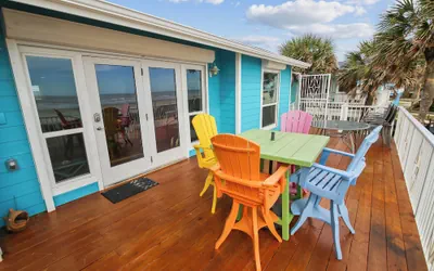 Photo 5 - Beachfront Seashell by Ryson Vacation Rentals