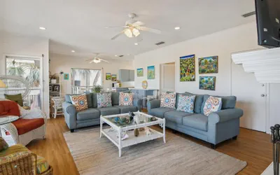 Photo 2 - Casa Rosa West by Ryson Vacation Rentals