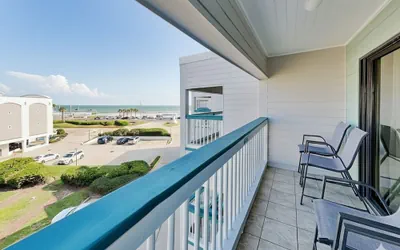 Photo 2 - Beach Days by Ryson Vacation Rentals