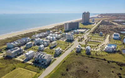 Photo 5 - Beachfront Hideaway by Ryson Vacation Rentals
