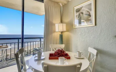 Photo 4 - Luis' Lair by Ryson Vacation Rentals