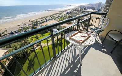 Photo 2 - Luis' Lair by Ryson Vacation Rentals