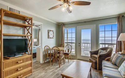 Photo 2 - Room with a View by Ryson Vacation Rentals