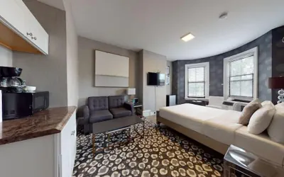 Photo 4 - Premier Suites - Bay Village