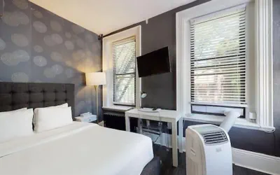 Photo 3 - Premier Suites - Bay Village